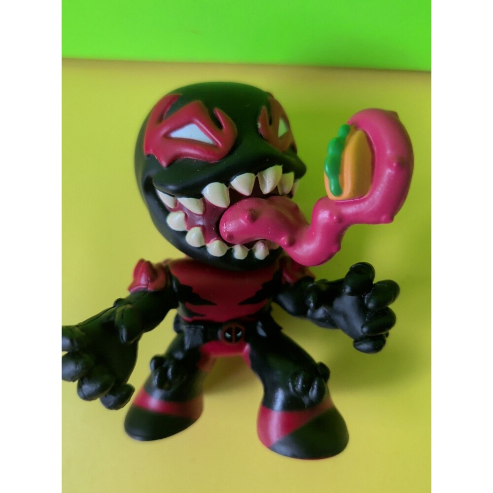Funko Mini Venom Deadpool Marvel w/ Tongue & Taco Bobble Head